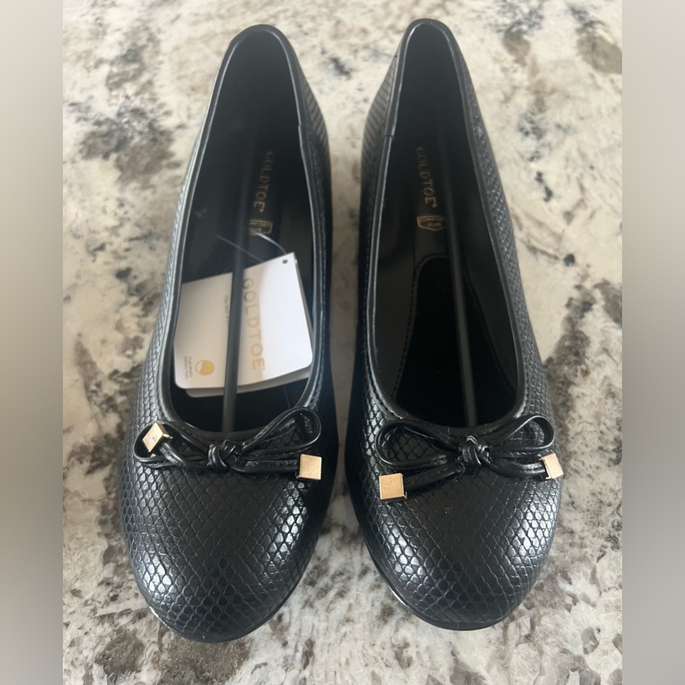 Gold Toe Textured Black Flats with Bow Accent